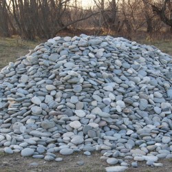 Галька плоская цветная 100-300 мм.