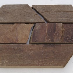 Песчаник красный 50 х L, 70 х L, 100 х L края необрезанные 15 мм.