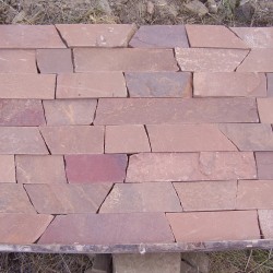 Песчаник красный 50 х L, 70 х L, 100 х L края необрезанные 20 мм.