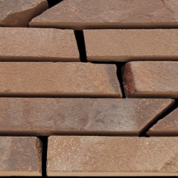 Песчаник красный 50 х L, 70 х L, 100 х L края необрезанные 30 мм.